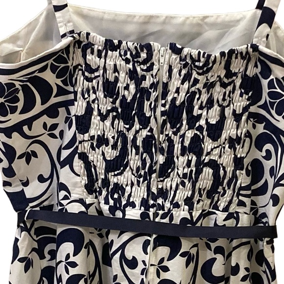 Vintage ‘90’s R & K Originals dress. Navy/white scrollwork pattern. Size 16. - Picture 4 of 5